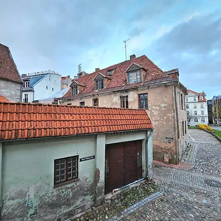 Silversmith's In Old Apartman